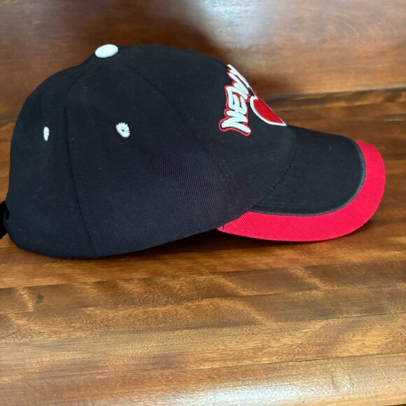 New York Black and Red Hat with Hearts - Picture 5 of 6